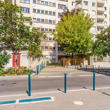 And Bright Close To Paris - - Welkeys Daire *